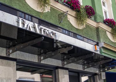 Kristal konzolne nadstresnice